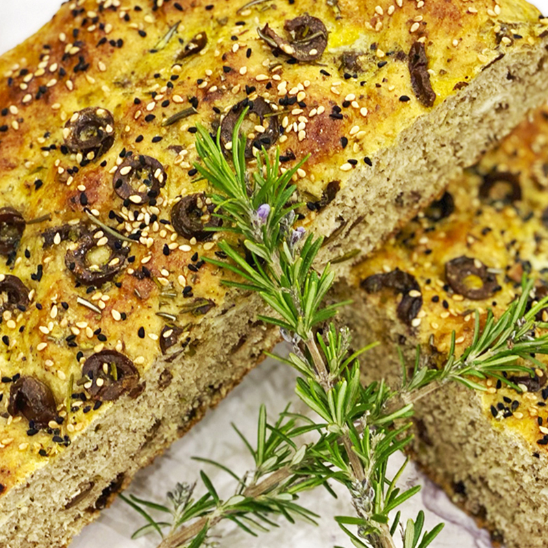 خبز الزيتون وإكليل الجبل الرمضاني اللذيذ – Olive & Rosemary Bread